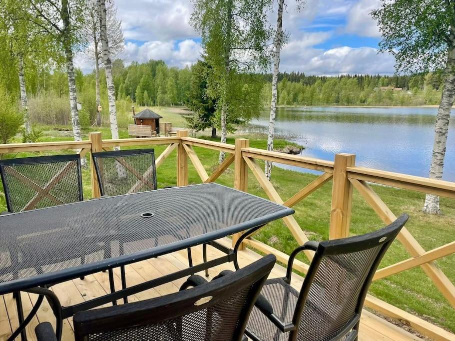 Mysig Stuga Med Sjoetomt, Naera Jaervsoebacken Exterior foto