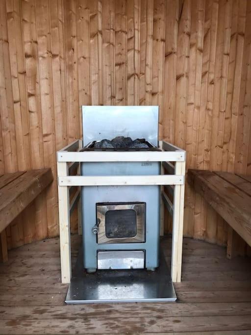 Mysig Stuga Med Sjoetomt, Naera Jaervsoebacken Exterior foto